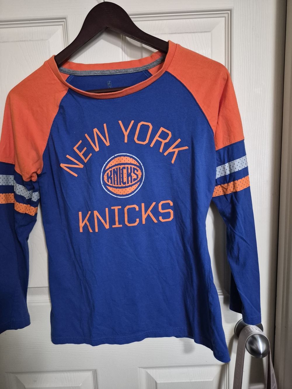 Size Sm Fanatics New York Knicks Blue & Orange Long Sleeve Raglan Tee